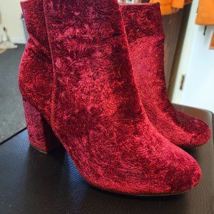 Cherry Burgundy  Booties Floral Velvet Crush Red Sz 9 W Shoe Dazzle